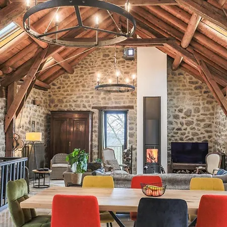 Vakantiehuis Le Choizines 8/10 Personnes Serverette